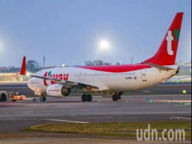 10分鐘內3班機急喊「Mayday」求救！德威航空飛機輪胎噴飛，跑道關閉14航班受影響…桃機回應了